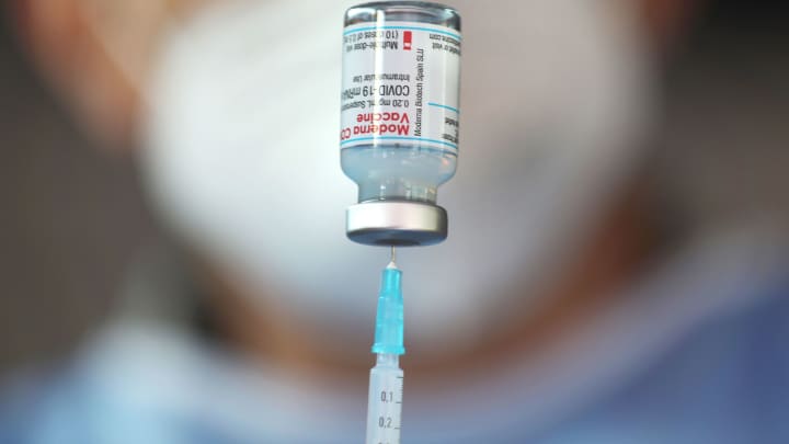 FDA Panel Votes on Moderna Boosters